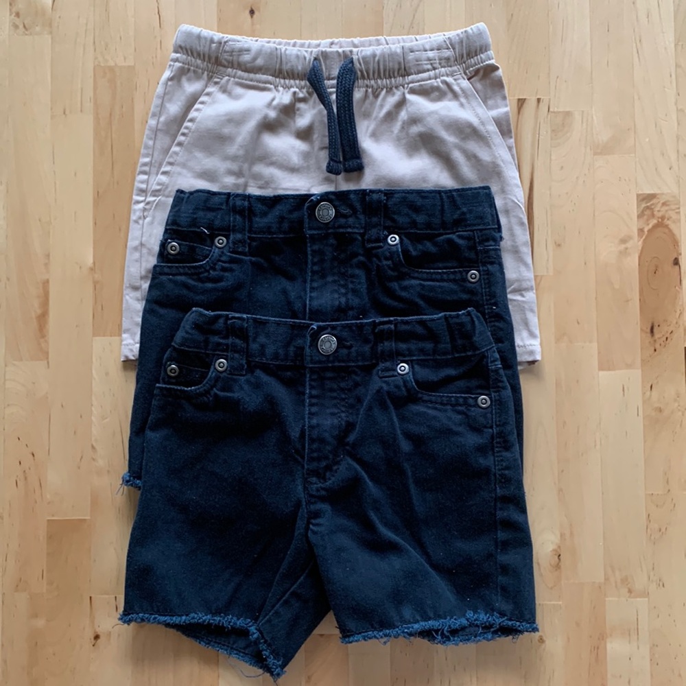 Bundle of 3 shorts 18M